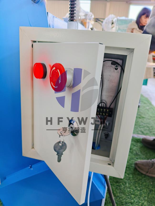 Heavy duty electric shearing machine cutting mechanism