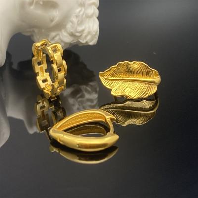 China Elegant Small Gold Plumeria Earrings for sale
