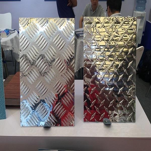 1060 3003 5052 6061 6082 Hot Rolled Diamond Pattern Aluminium Checker Plate