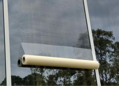 Chine film UV de protection de fenêtre de résistance de 500mm protection extérieure d'exposition de 2,5 mils à vendre