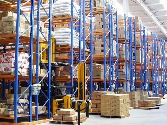 China Nanjing Factory Very Narrow Aisle Pallet Racking Q235B Good Price Quality
