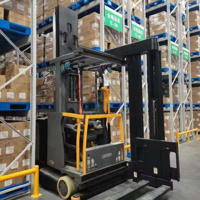 China Nanjing Factory Very Narrow Aisle Pallet Racking Q235B Good Price Quality