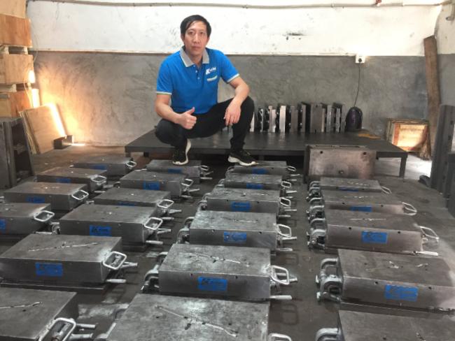 Customized TPU +PU Shoe Sole Making Molds for Gent Casual Shoe with China Manufacture