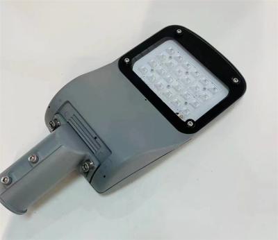 China 30W-70W LED Parking Lot Lights And Smooth Body Outdoor Street Lights For House 92% Power Efficiency for sale