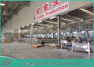 China linha de produção máquina da placa de 380V 50HZ WPC da extrusão de Wpc altamente eficiente à venda