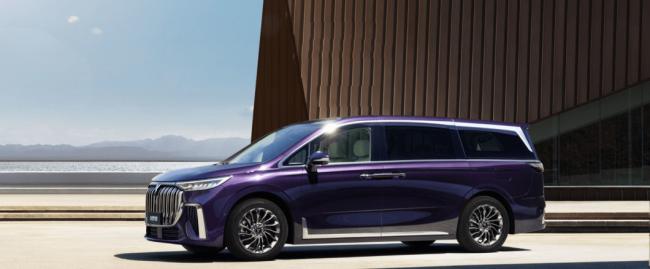 New Dong Feng Voyah Dreamer 5/7 Seats Electric Car New Energy Vehicle with High Configuration