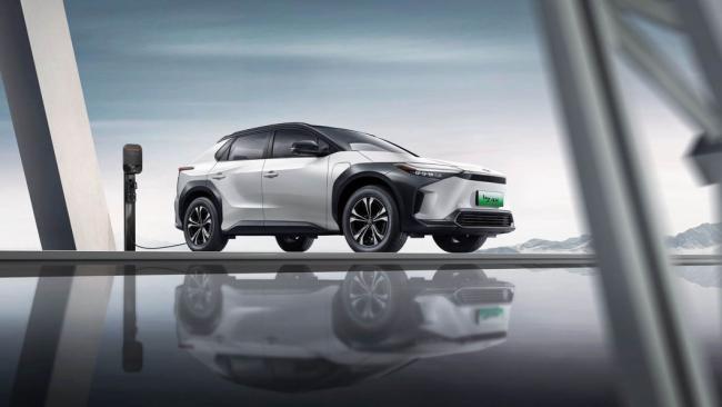 New Energy 4 Wheel Bz4X X-Mode 4WD PRO Electric Cars Vehicles High Speed Chinese Electric Car