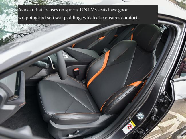 China Changan Left Hand Drive Hybrid Vehicle Uni-V 1.5t Gasoline Family Sedan Car