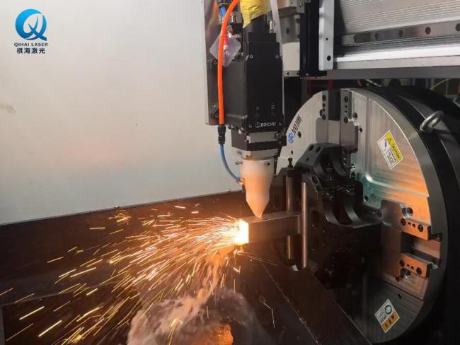 Tube laser cutting machine with water slag removal unit in workshop