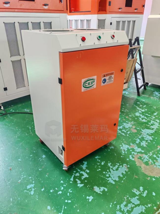 Pulse Jet Cartridge Welding Fume Extractor in operation