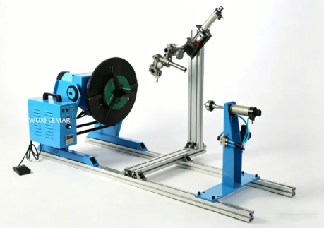 Welding positioner in operation