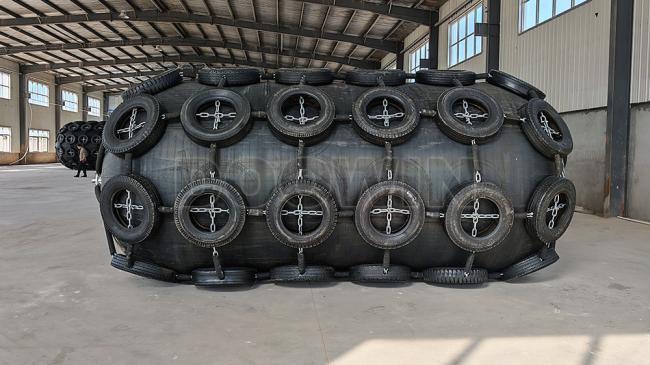 Multiple pneumatic fenders in marine application