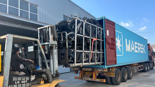 Yokohama type floating pneumatic rubber fenders in marine application