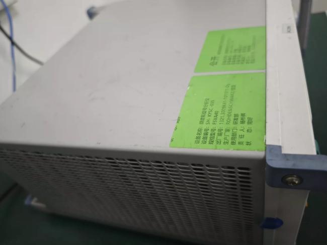 Rohde & Schwarz FSVA40 side view