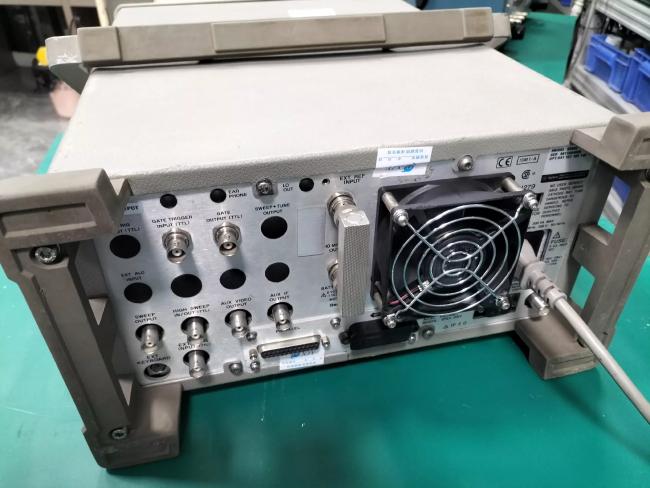 HP Agilent 8595E Spectrum Analyzer display detail