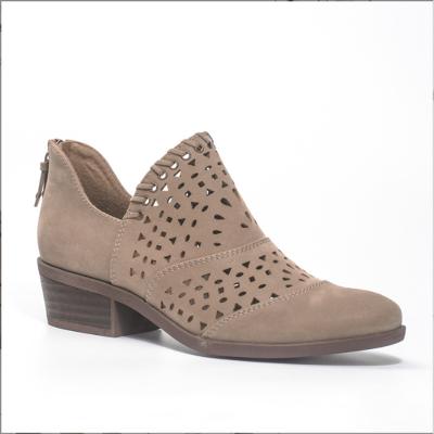 Chine Femmes Populaire Nouveau style de mode creux Casual Peep Toe Boots Chaussures Grandes sandales à vendre