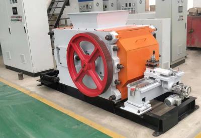 China Customized Minerals Processing Equipment Fine Double Roller Crusher Grinder for sale