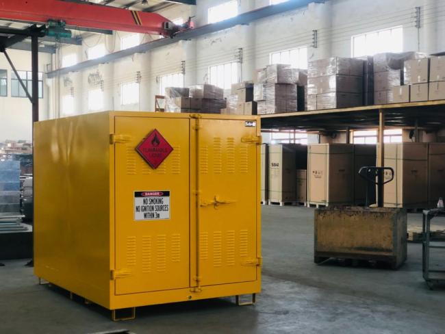 Fire Resistant Stainless Steel Double Door Combustible Flammable Vertical Oil Drum Storage Cabinet for Laboratory Biology Chemistry
