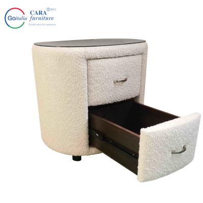 China Luxury Nightstand White Fabric Solid Wood Internal Home Furniture Modern Bedroom Bedside Table en venta