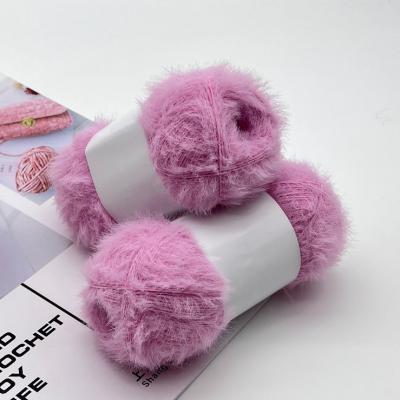 China 100% Nylon Cozy And Fluffy Feather Yarn For Hand Knitting Scarf Shawl Gloves en venta