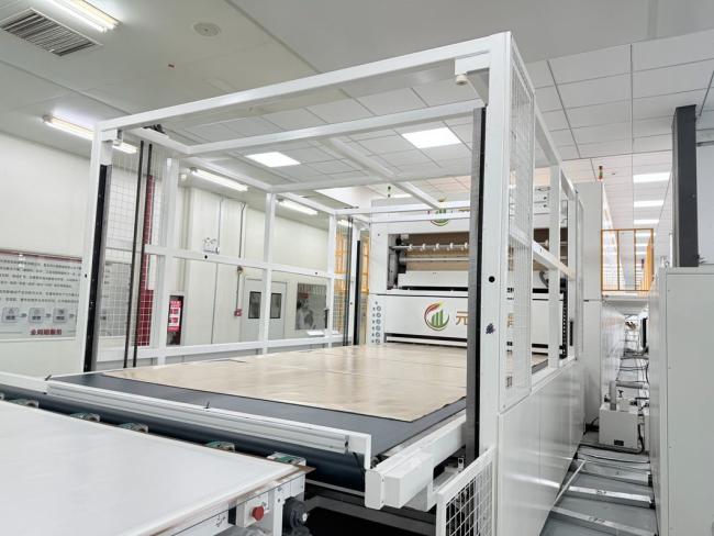 Industrial Customizable Size Improve Production Efficiency Fully Automatic Thermal Film Sheet Hot Press Dry Solar Module Production Line Laminating Machine