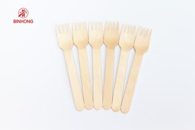 China Cake Disposable Wooden Cutlery Set Spoon / Fork / Knife Individual Paper Wrapped for sale