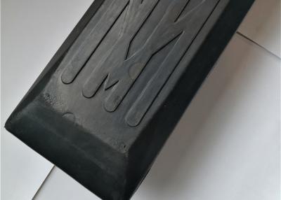 China Parafuso da vibração da máquina da esteira rolante anti nas almofadas de borracha da trilha à venda