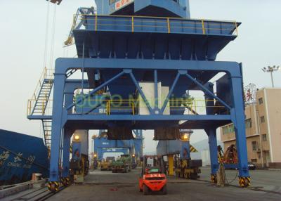 China Port Truck Loading Hopper Rail Mounted High Working Efficiency Steel Construction for sale