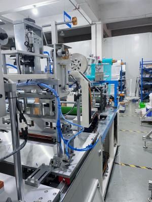 China 2Máquina de fabricação de protetores bucais de.5KW com máquina de liberação automática robótica para liberar peças à venda