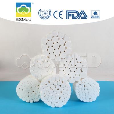 Chine Gaze dentaire non irritante Rolls, certification organique de FDA de petit pain de coton de toucher doux à vendre