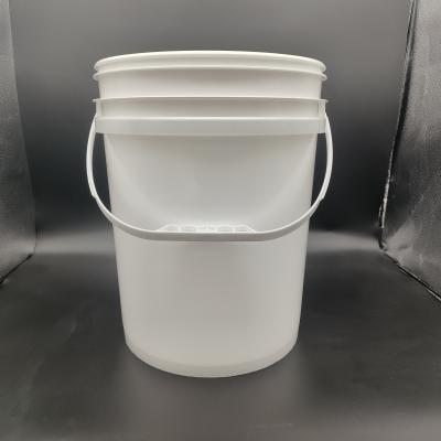 China Household PP Plastic Bucket Heat Resistant PP Utility Bucket With Snap On Lid en venta