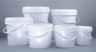 China Lid Covered Large Plastic Toy Buckets With Handles Corrosion Resistant for sale