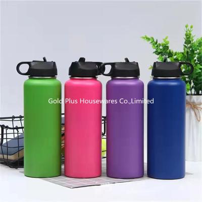 China Manufacturers direct 24oz PC bottle 304 vacuum insulation cup sports drinking bottle with flip top lid for sale