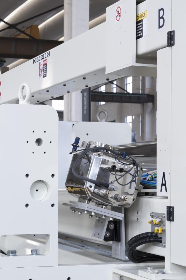 Extrusion laminating machine detailed component