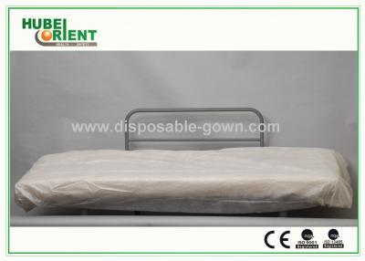 中国 ポリプロピレンの防水使い捨て可能な病院用ベッドは承認される帯電防止/ISO9001を広げます 販売のため