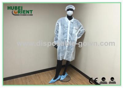 Китай Медицинские Не-сплетенные устранимые пальто лаборатории/пальто лаборатории для работников с белым или голубым цветом продается