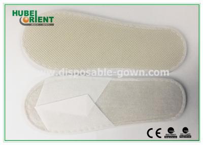 Chine Pantoufles jetables non tissées de station thermale de blanc avec la semelle d'Eva, style ouvert d'orteil à vendre