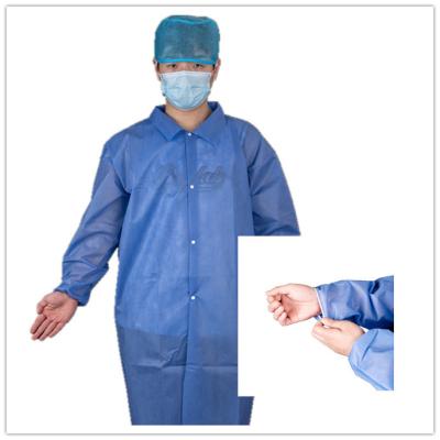 China CE Unisex Disposable Medical SMS Lab Coat With Snaps Elastic Cuff Shirt Collar for sale