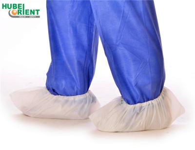 China Cubiertas no reutilizables hechas a máquina hechas a mano del zapato del CPE para el uso médico en el ambiente médico en venta