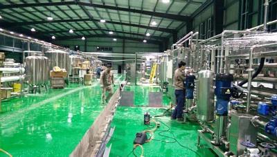 Chine Chaîne de fabrication opération facile économiseuse d'énergie de passiflore de passiflore comestible de machine industrielle de jus à vendre