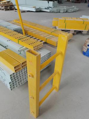 China Instalación fácil de la resistencia ácida de la escalera del tubo del cuadrado de la fibra de vidrio en venta