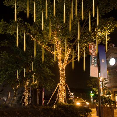 中国 LED 8 Tubes Meteor Shower Tree Lights for Outdoor Christmas Festival Tree Decoration 販売のため