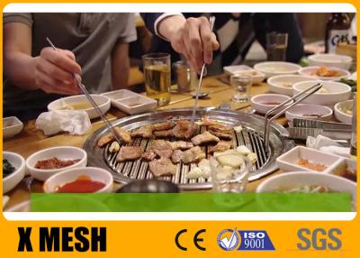 中国 Food Grade Stainless Steel Welded Mesh Barbecue Net BBQ Grill Basket With Holder 販売のため