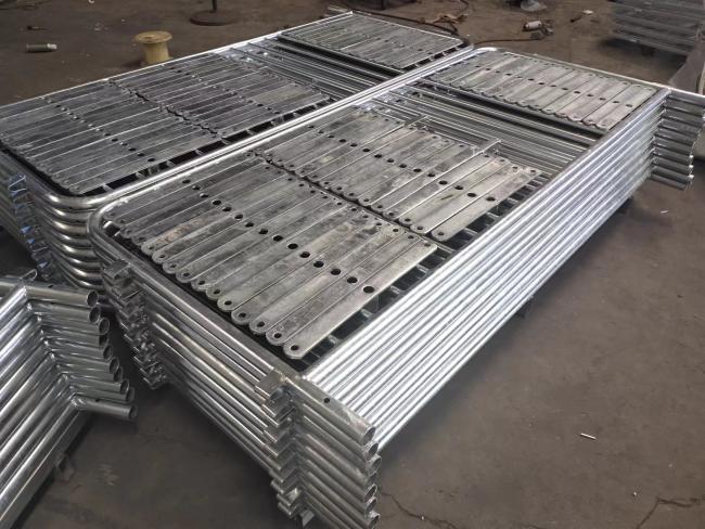 Galvanized Steel Road Fencing Crowed Control Barrier