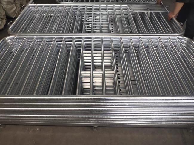 Galvanized Steel Road Fencing Crowed Control Barrier