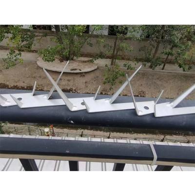 China Rust-Proof Anti Climb Wall Decorative Metal Ground Spikes Barbed Wire Security Fence Power And Wall Posts for sale