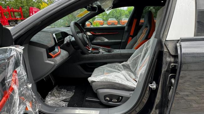2023/2024 Zeekr 001 Car You 100kwh Orange Electric Car EV Car Pure Electric Car Sport 4WD Wheel 4WD UTV You/Me/We