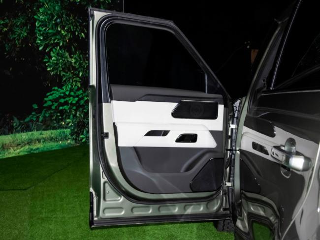 Best Sales Ji Shi 01 6-Seater Version SUV Fast Delivery Professional Service