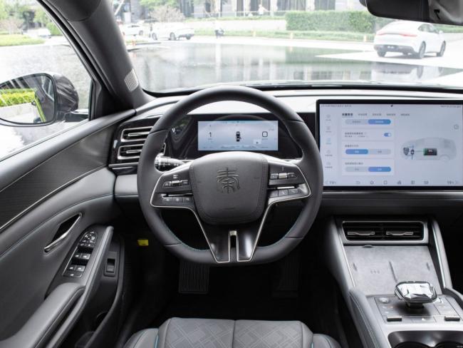 Byd Qin L 2024 Model Dm-I 120km Excellence Version Top Version Electric Car EV