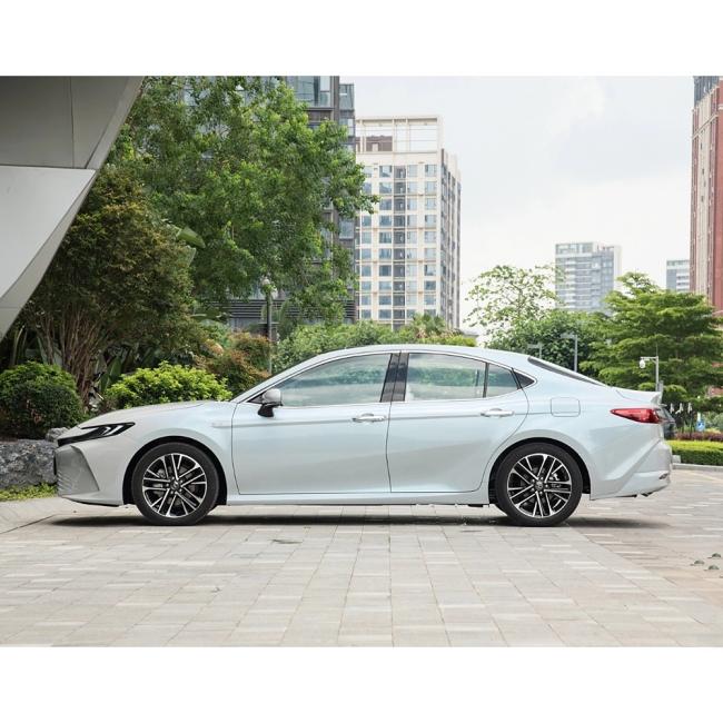 Best Price 2024 Toyota Camry 2.5hq 2 Engines Flagship Edition New Energy Car Hybrid Car